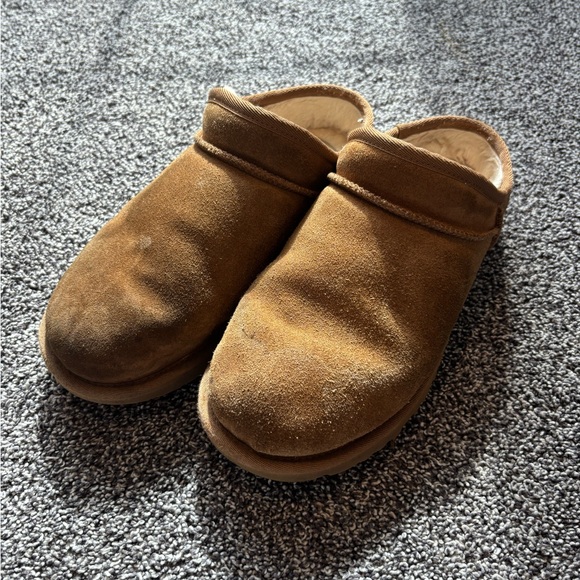 UGG Shoes - Chestnut Ugg Classic Slippers